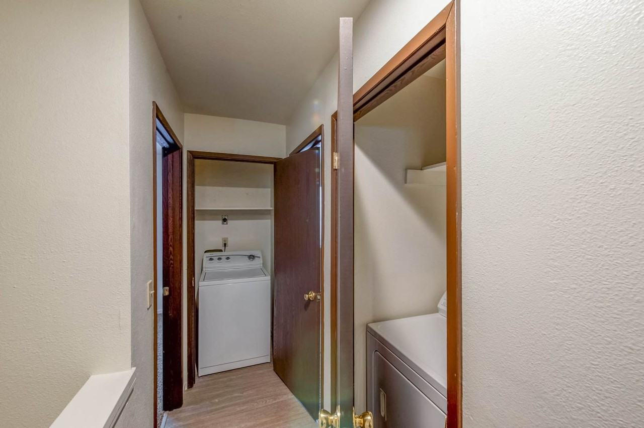 2nd Avenue Square - Photo 6 of 35