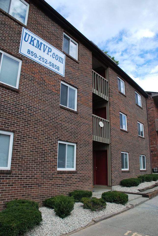 145 Transcript Avenue - Photo 3 of 29