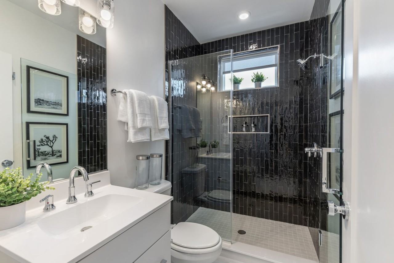 The HQ - Photo 4 of 6