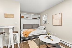 featured image of 2016 College St