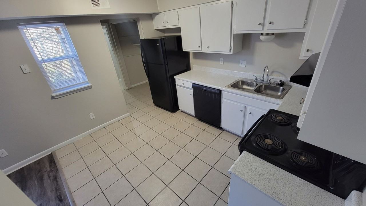 Stone Brooke Apartments Homes - Photo 7 of 50