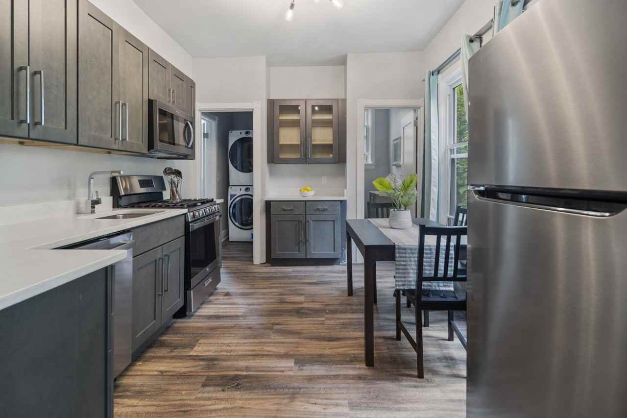 601 E State St - Photo 5 of 50