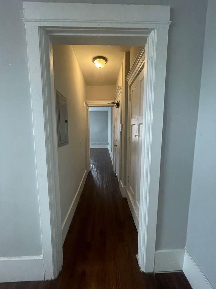 The Willis - Photo 6 of 17
