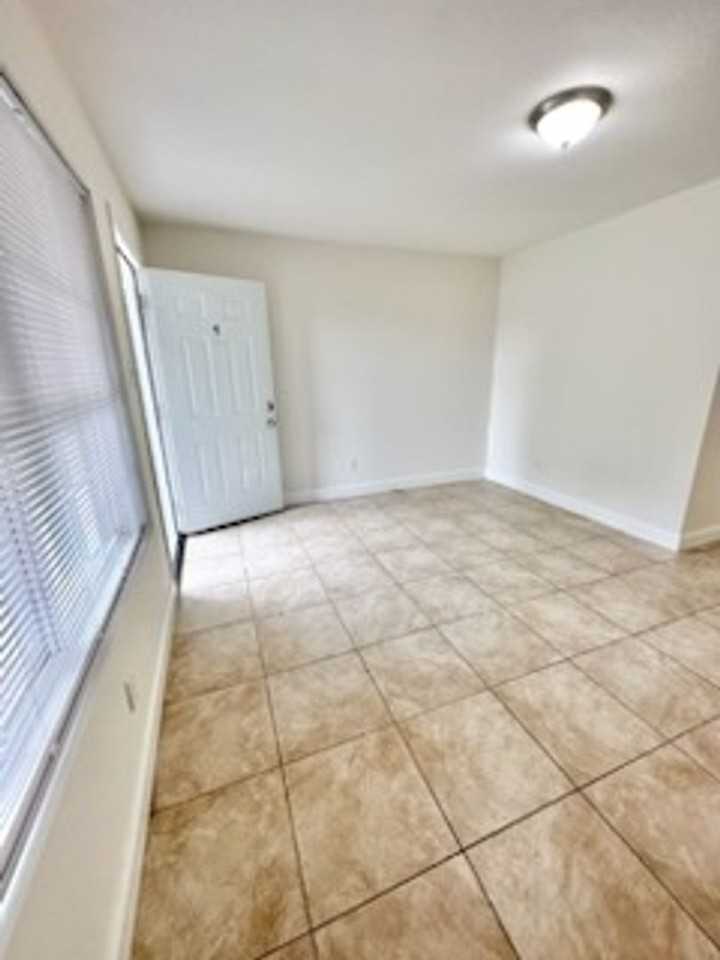 Urban Bayou Apartments - Memphis - Photo 3 of 13