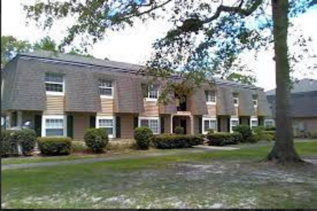 Plantation Oaks - Photo 2 of 12