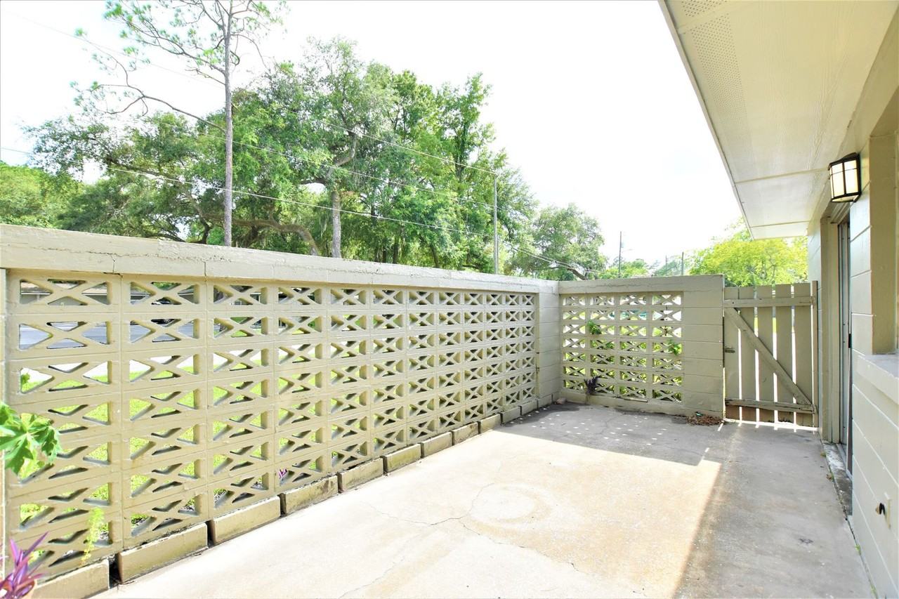 The Hammocks off 6th - Photo 6 of 37