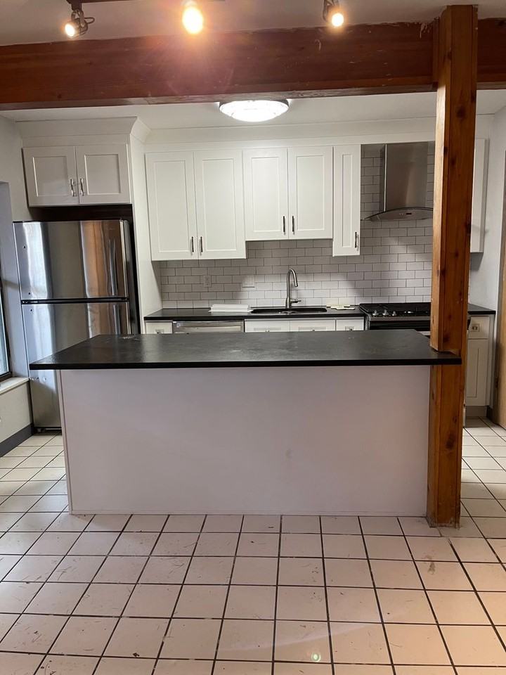 OSU Gateway 4 bedroom 2 full bath apartment - Photo 3 of 14