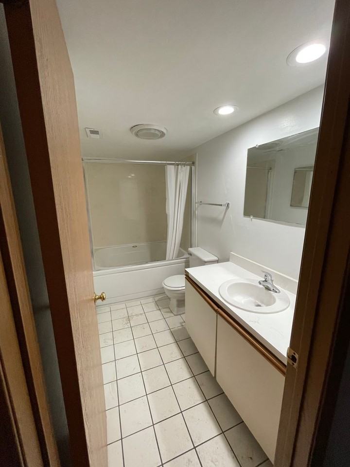 OSU Gateway 4 bedroom 2 full bath 3 apartment - Photo 4 of 50