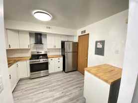 OSU Gateway 3 bedroom 1 1/2 bath 3 level townhome - Photo 1 of 1