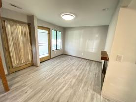 OSU Gateway 3 bedroom 1 1/2 bath 3 level townhome - Photo 1 of 1