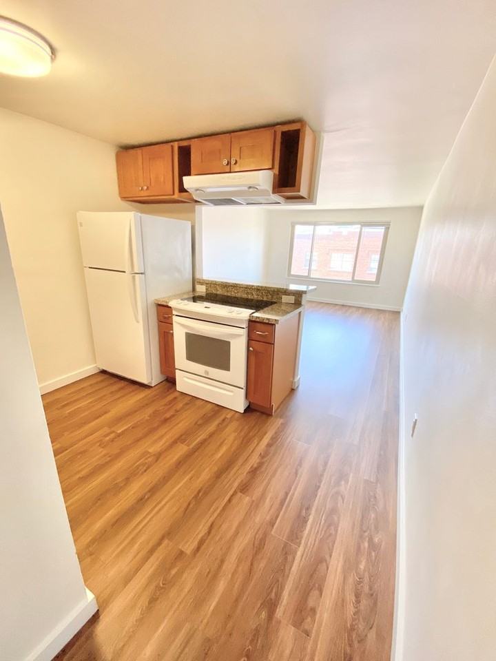 Summit Apartments - Photo 4 of 42