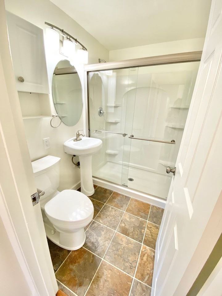 Summit Apartments - Photo 5 of 42