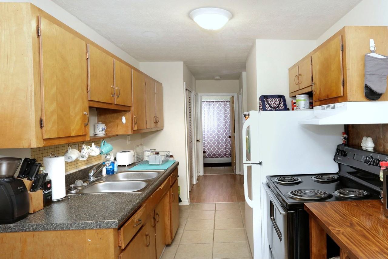 1344 Royalty Court - Photo 3 of 11