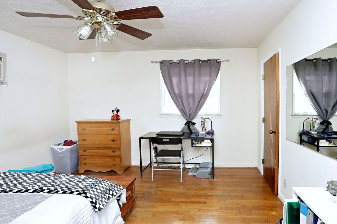 1352 Royalty Court - Photo 7 of 11