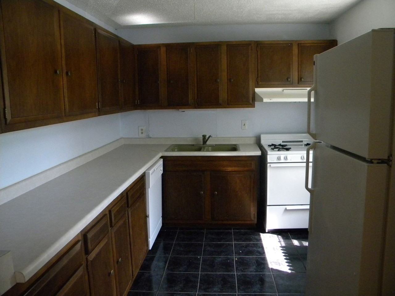 628-4TH - Photo 3 of 11