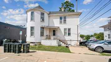 featured image of 815 W 23rd St