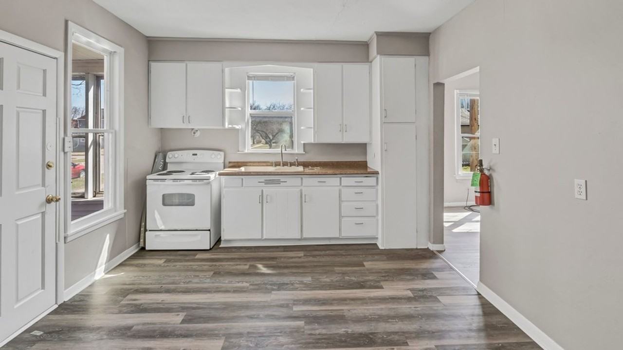 1315 State St #A - Photo 3 of 19