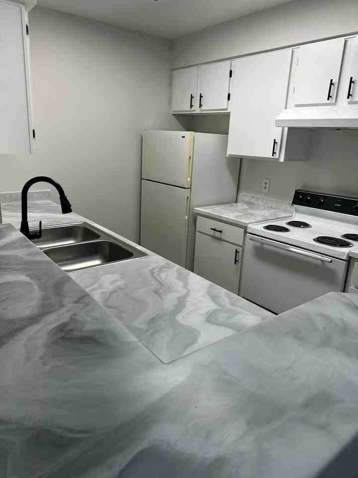 BI1302-1306 - Photo 2 of 11