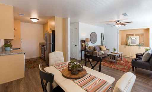 1132 W 7th St - Photo 4 of 8