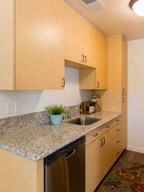 1132 W 7th St - Photo 5 of 8