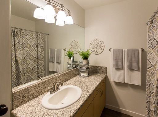 1132 W 7th St - Photo 7 of 8