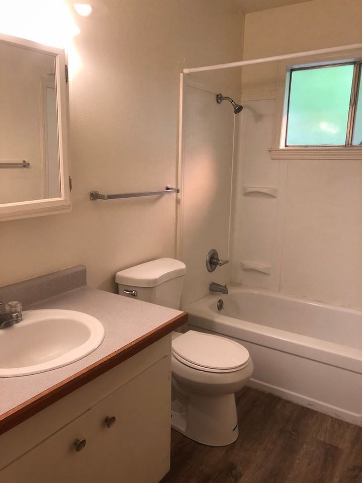 626 W 1st Ave - Photo 4 of 13