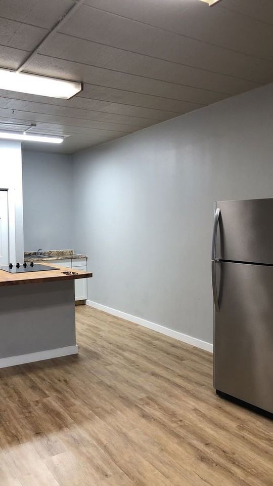 215 S Lincoln St - Photo 4 of 13