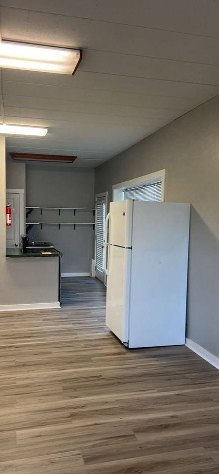 211 S Lincoln St - Photo 7 of 17