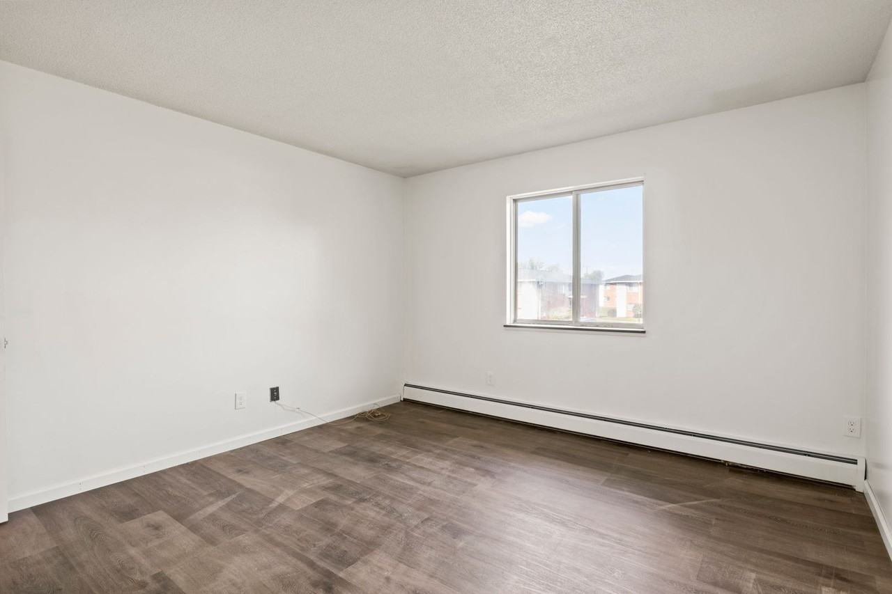 Barbara Manor - Photo 5 of 21