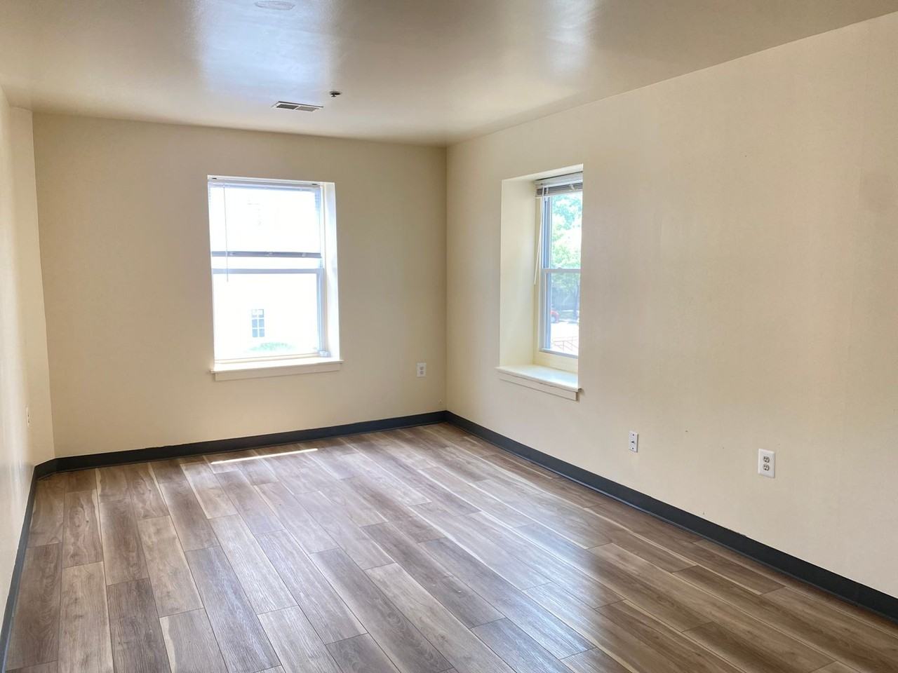 4046-52 Ogden St - Photo 5 of 16