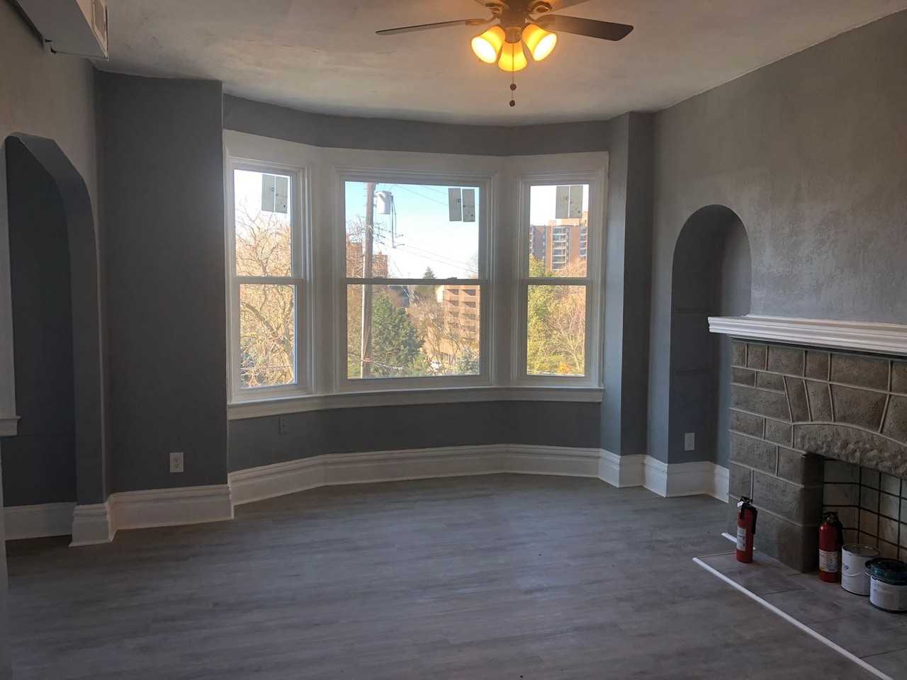 121 Cohassett St - Photo 3 of 11