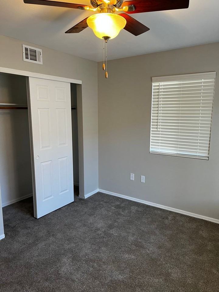 Parkway Apartments - Photo 2 of 24