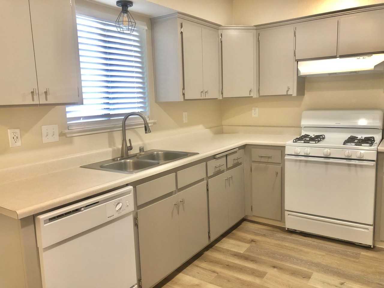 Madison Townhomes - Photo 7 of 19