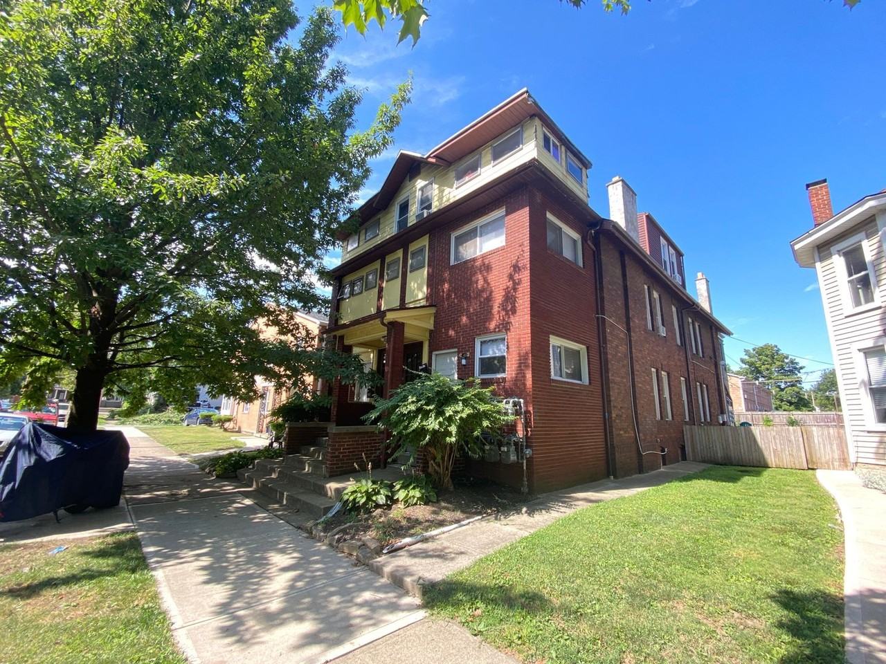 Highland St 1441-1443 CR - Photo 2 of 24