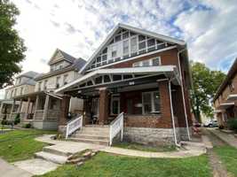 featured image of 33 W 10th Ave