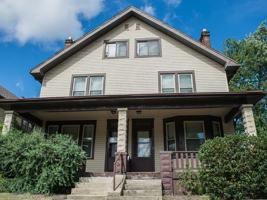 featured image of 2371 Summit St