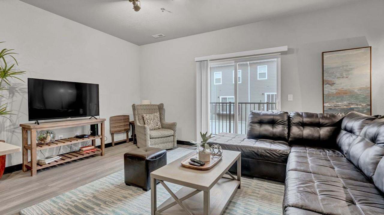 Pinnacle Villages - Waverly - Photo 3 of 34