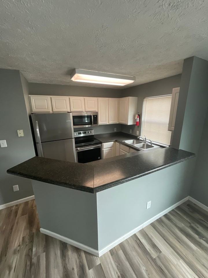 Smith House - Photo 4 of 36