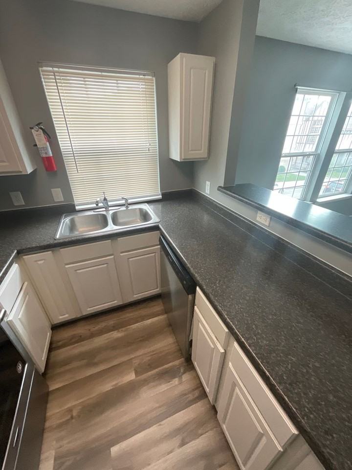 Smith House - Photo 6 of 36