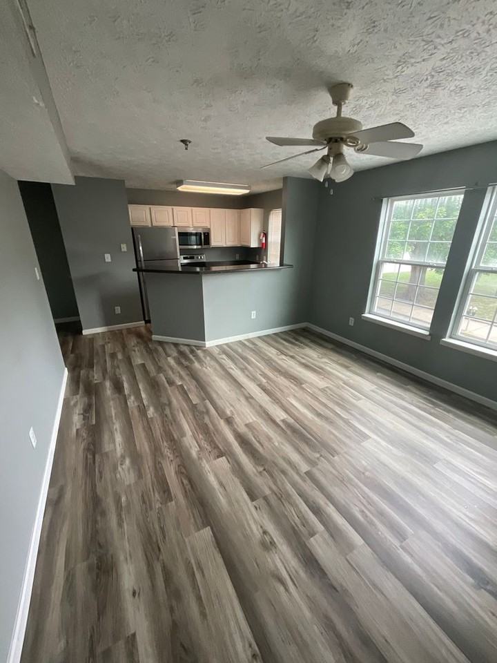 Smith House - Photo 7 of 36