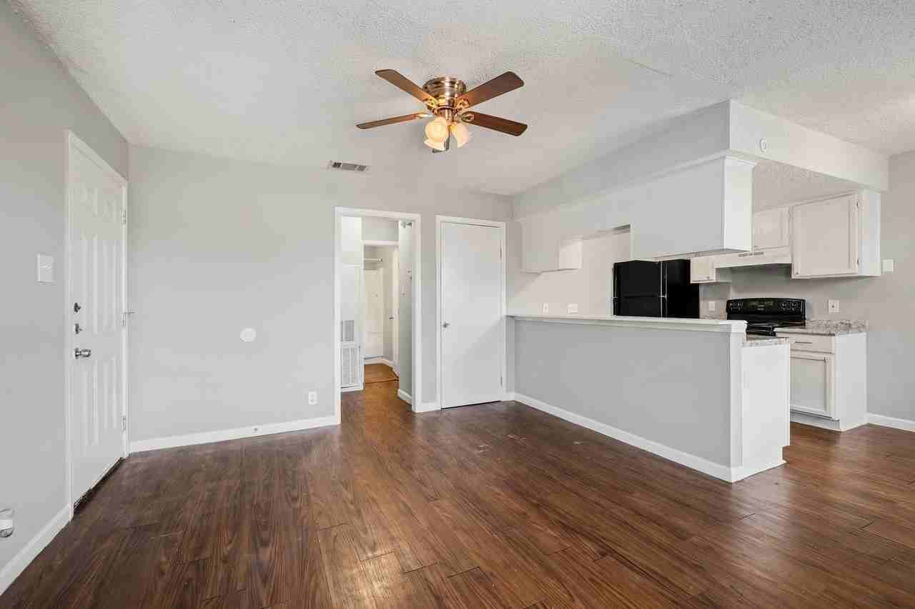 6110 Wheless Cv - Photo 2 of 15