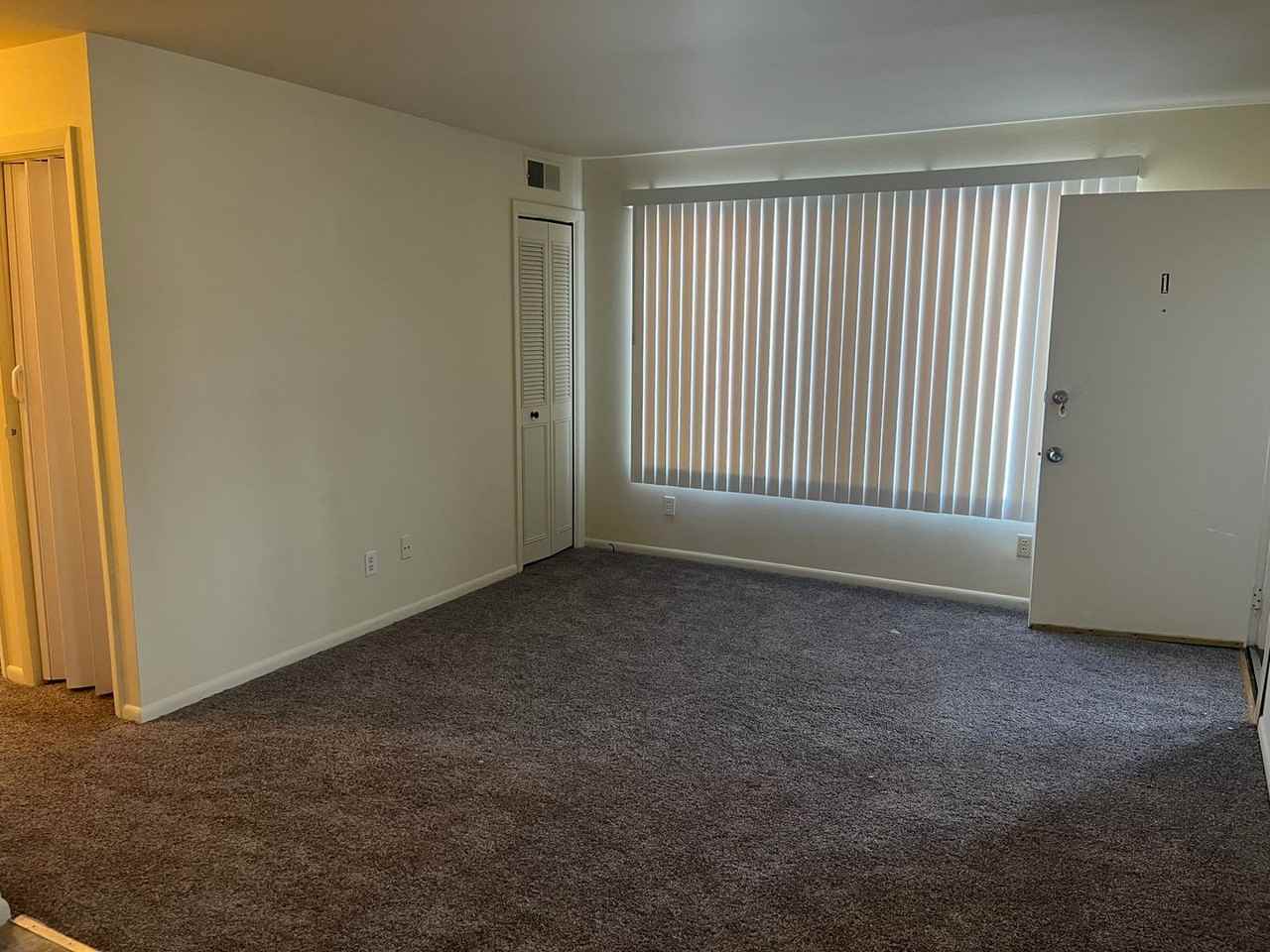 Country Squire - 1850 Squire Dr. - Photo 2 of 10