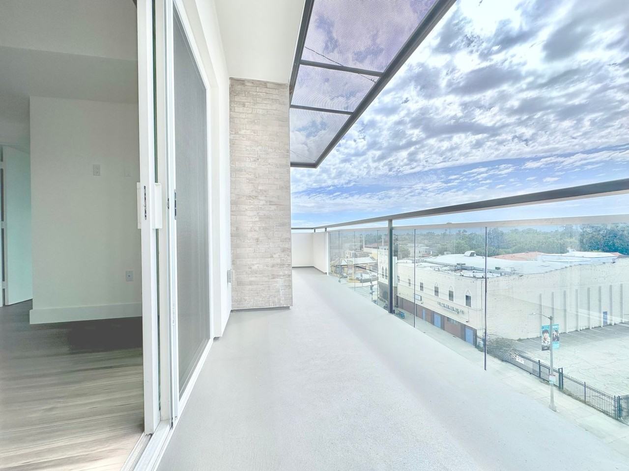 838 S La Brea Ave - Photo 3 of 34