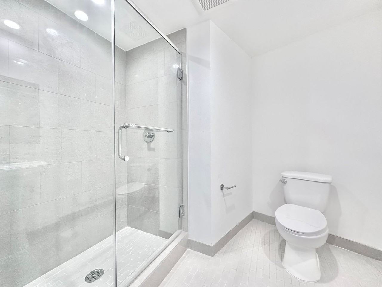 838 S La Brea Ave - Photo 7 of 34