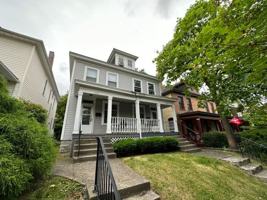 featured image of 417 W 8th Ave