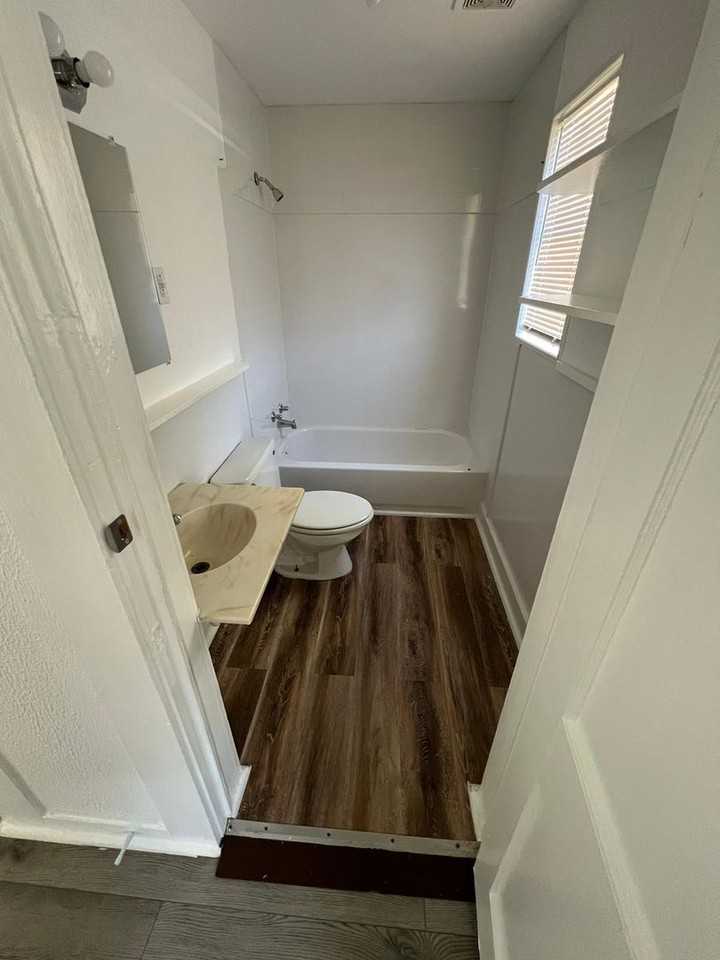 1850 Forsythe St - Photo 3 of 8