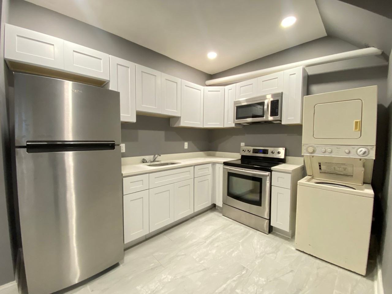 1230 N 15TH ST - Photo 2 of 18