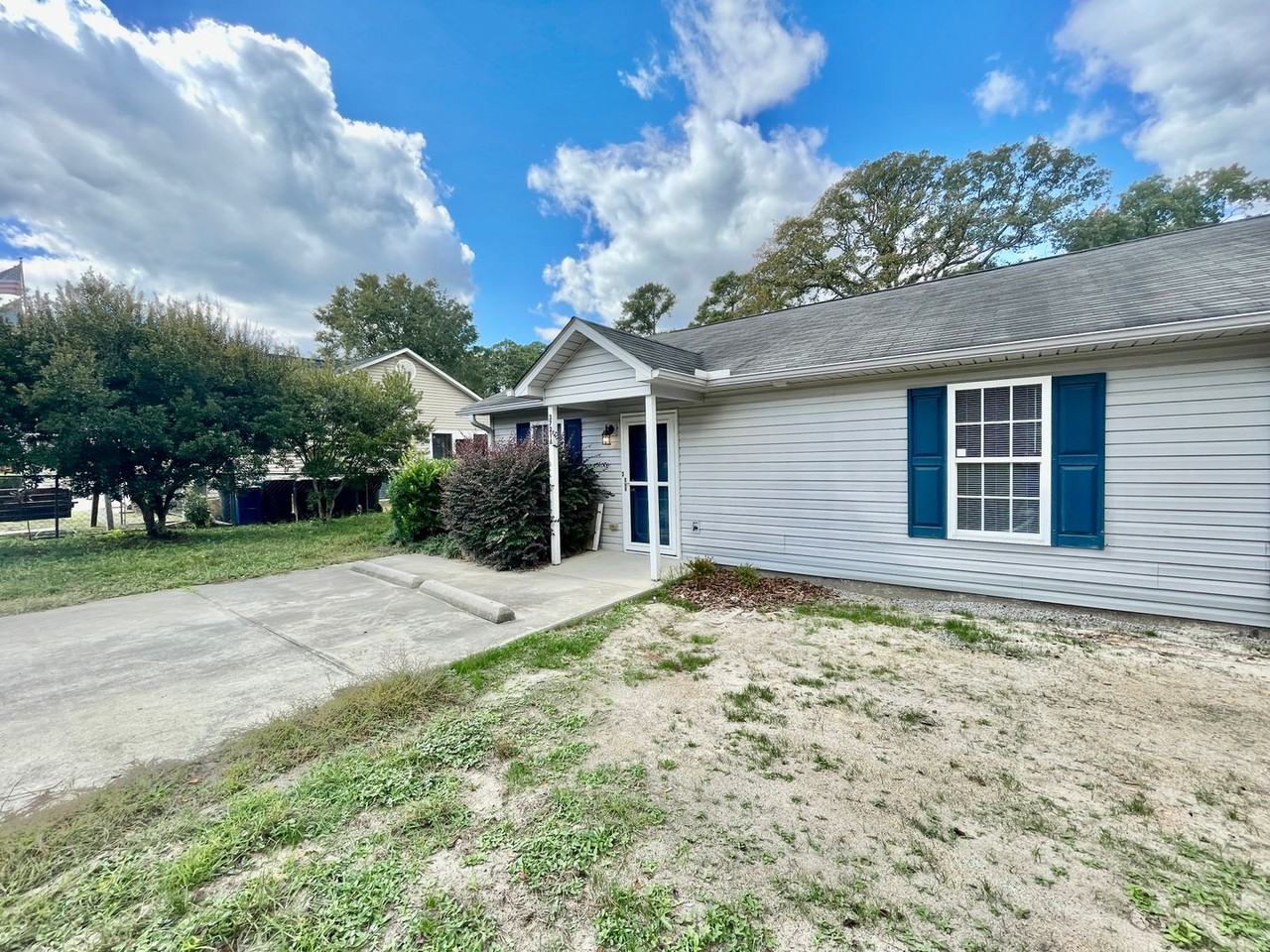 3721 Betts Dr - Photo 3 of 17