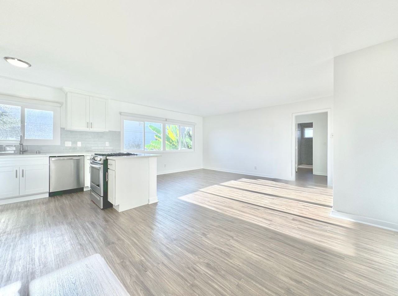 1323 11th Street - Photo 2 of 28
