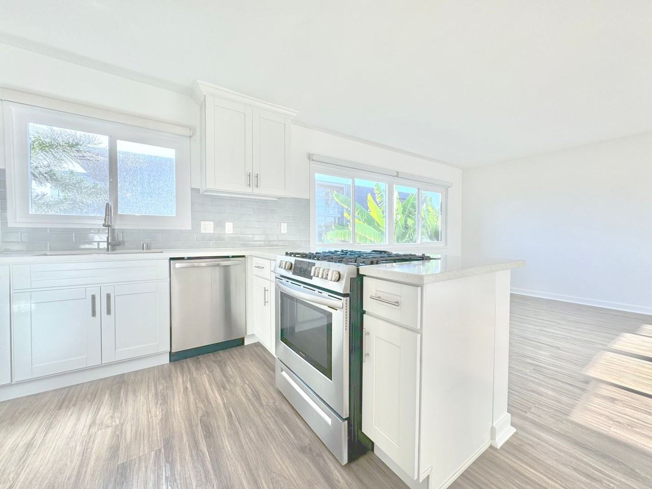 1323 11th Street - Photo 4 of 28